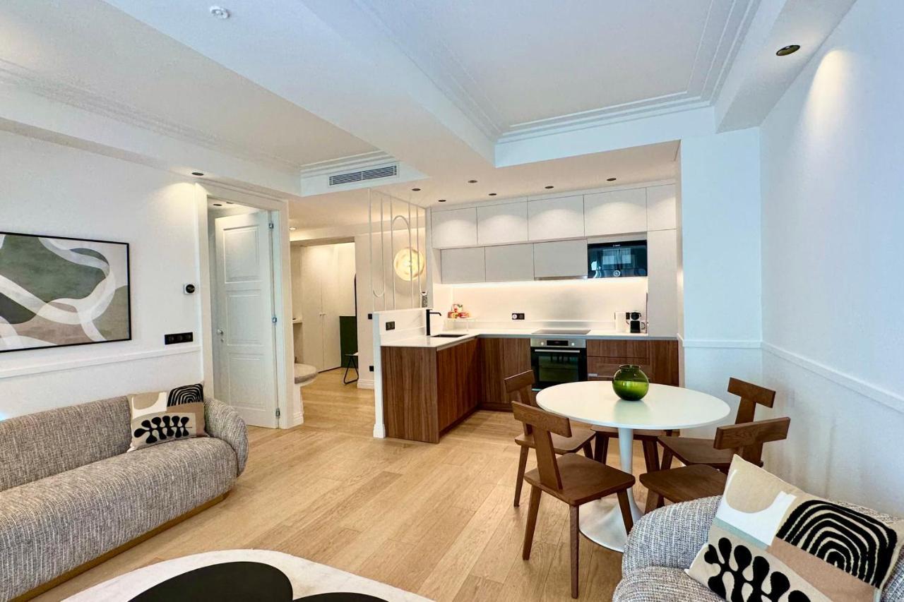 Apartment Opera Promenade 4 Brand-new! 4 Next To Balcony Sea View *